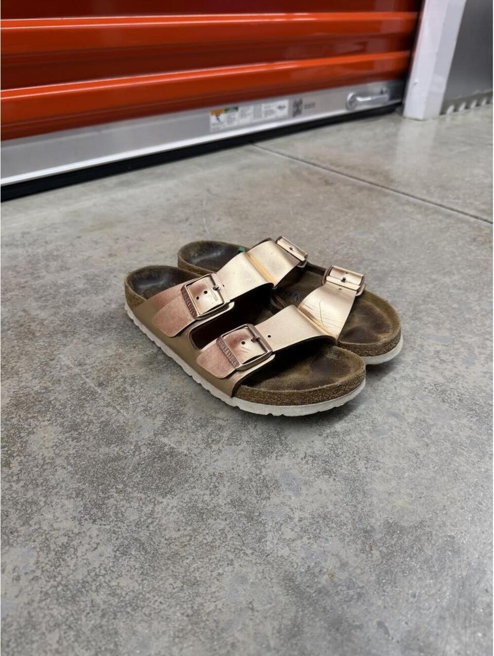 birkenstock arizona soft footbed leather metallic sandals size 7 WOMENS